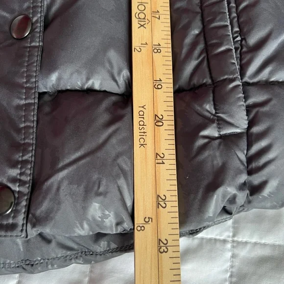 OLD NAVY PUFFY LEOPARD PRINT VEST - Picture 8 of 8